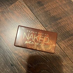 Urban Decay Naked petite heat eyeshadow palette